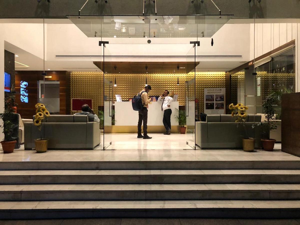 Tarawade Clarks Inn Pune Exterior photo