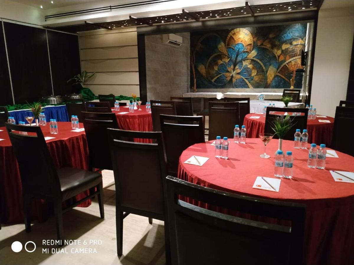 Tarawade Clarks Inn Pune Exterior photo