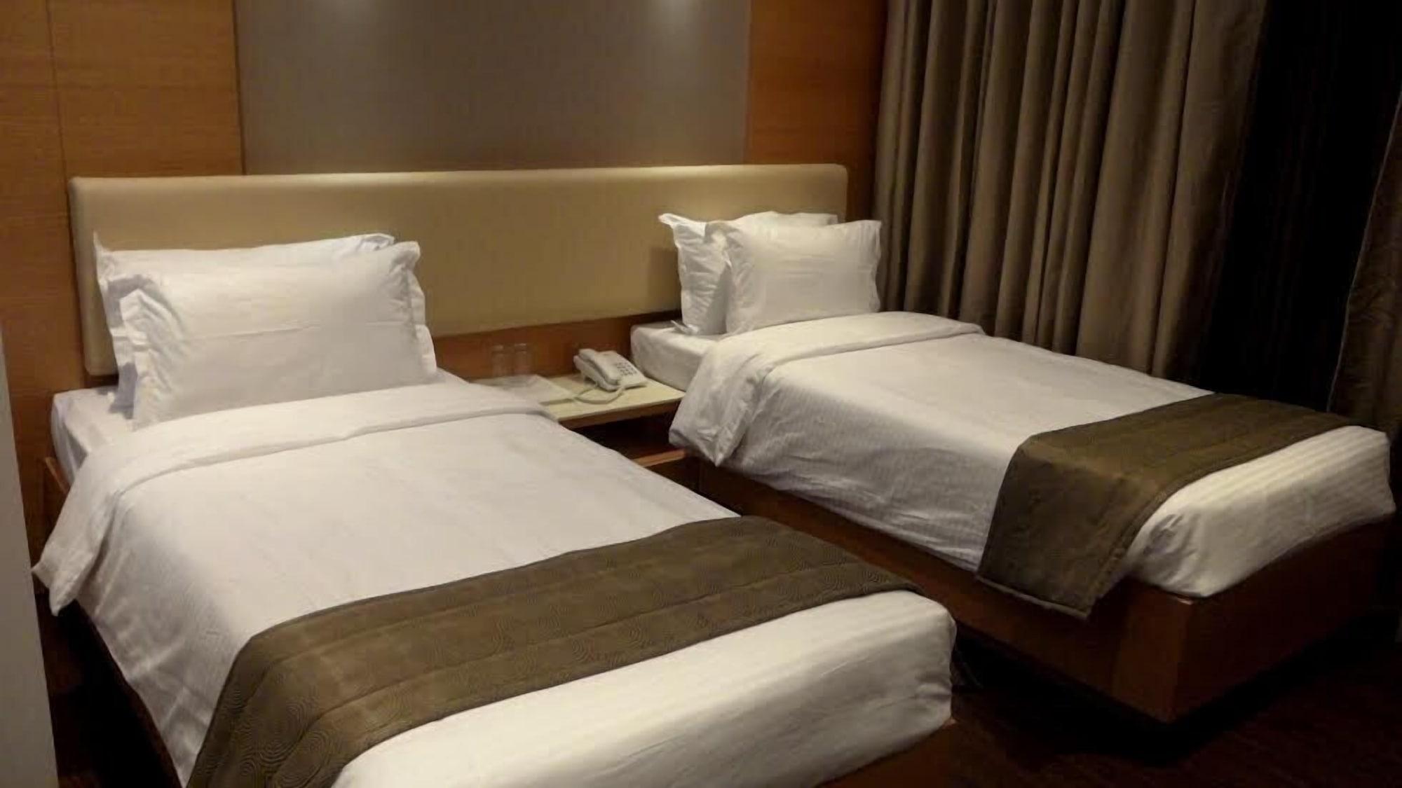Tarawade Clarks Inn Pune Exterior photo