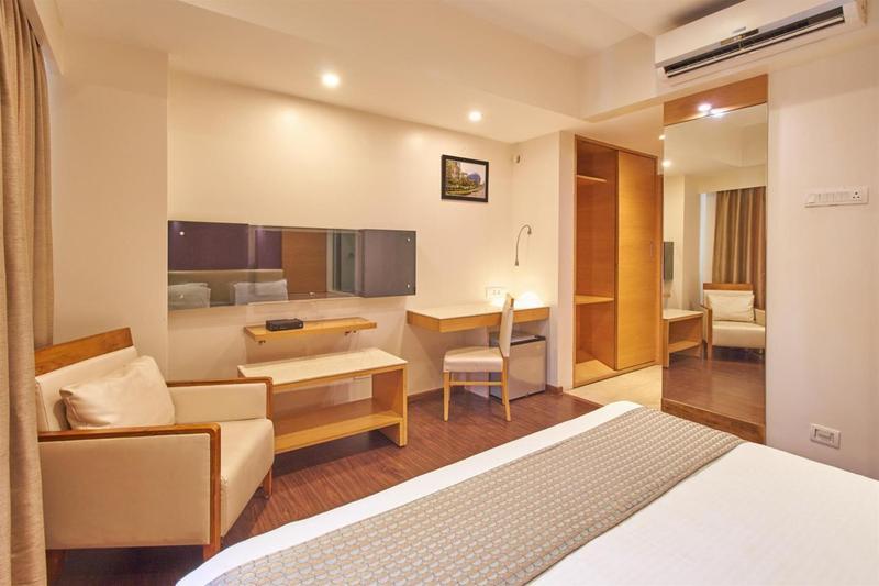 Tarawade Clarks Inn Pune Exterior photo