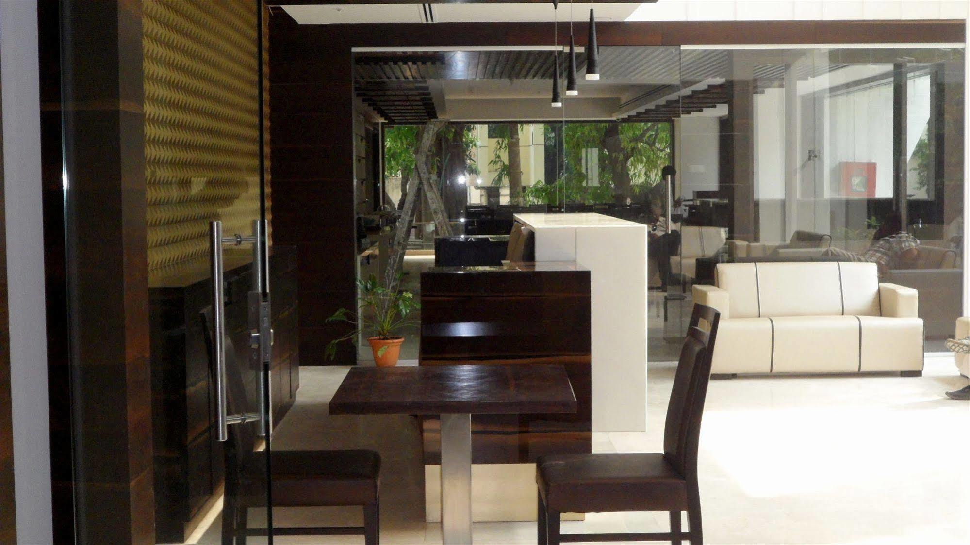 Tarawade Clarks Inn Pune Exterior photo